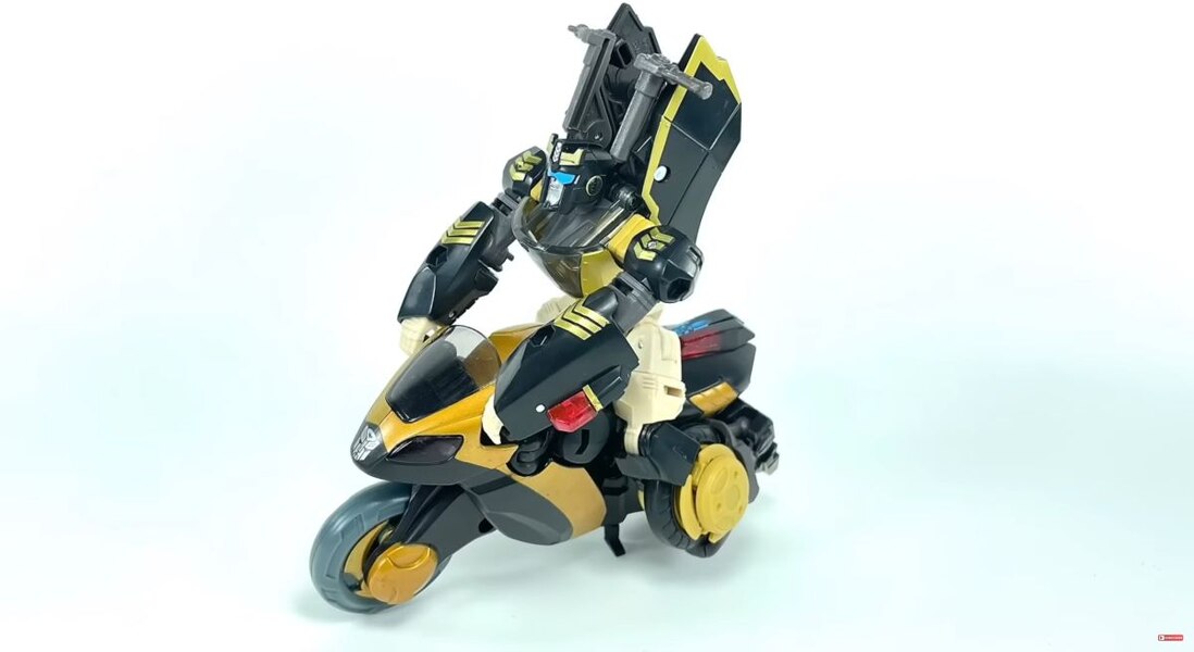 Image Of The Legacy Evolution Animated Prowl Figure  (16 of 25)